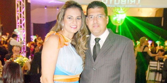 Casal Mary Ribeiro e Arthur Ribeiro foram clicados durante o Top Franca 2012 